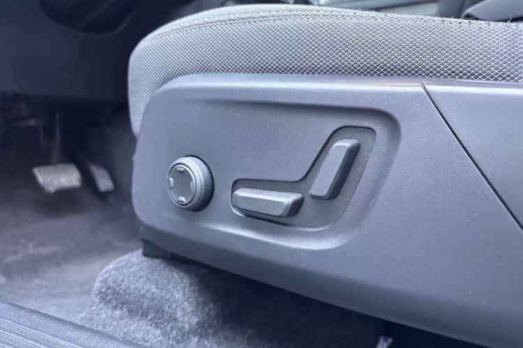 Used Volvo XC40 2024 B3 Zhiyuan Luxury Edition
