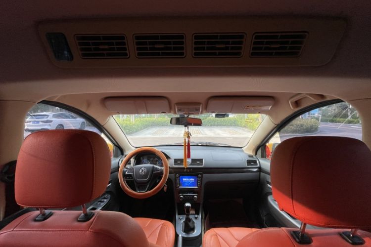 Used Dongfeng Fengon 370 2016 1.5L Manual Luxury Version SFG15-05 7 Seats
