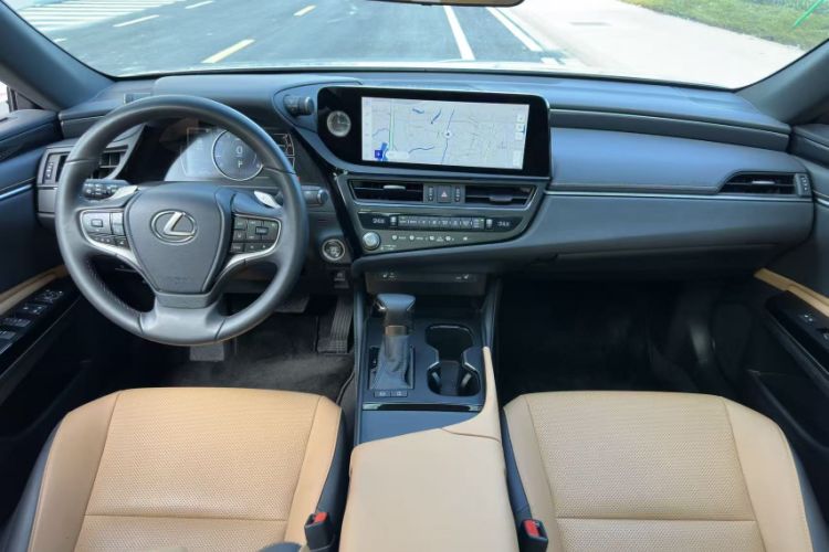 Used Lexus ES 2023 200 Excellence Edition