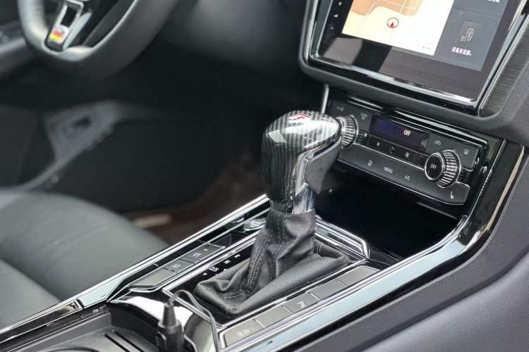 Used Volkswagen Phideon 2018 Revised Version 380TSI Two-Wheel Drive Business Edition
