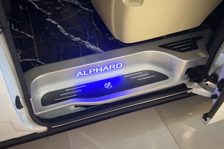 Used Toyota Alphard 2021 Dual-Engine 2.5L Prestige Edition
