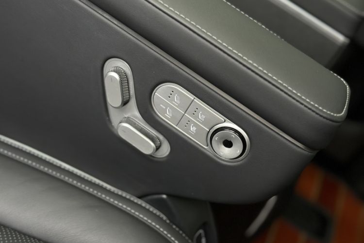 Used XPeng X9 2024 702 Ultra-Long Range Max
