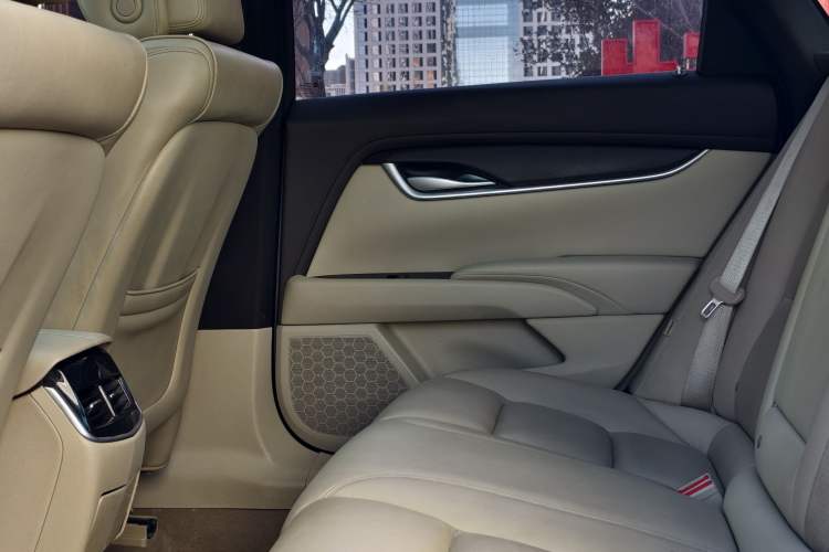 Used Cadillac XTS 2015 28T Comfort Model