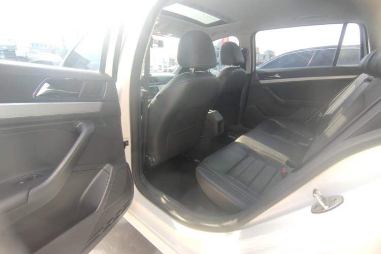 Used Volkswagen Gran Lavida 2017 230TSI DSG Comfort Edition
