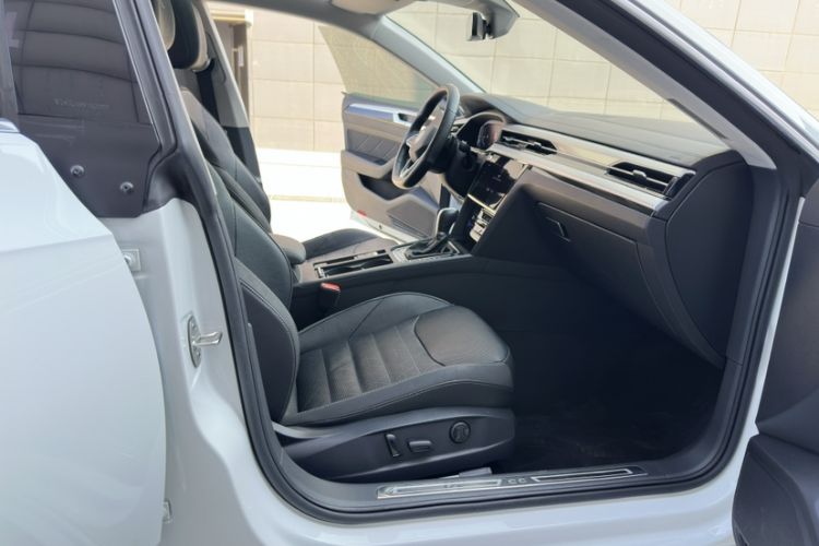 Used Volkswagen FAW-Volkswagen CC 2023 380TSI Striking Edition
