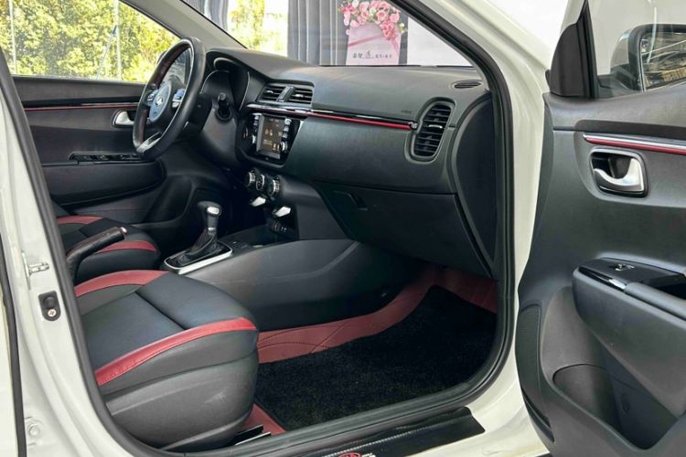 Used Kia KX Cross 2018 1.6L Automatic Dynamic Sunroof Version
