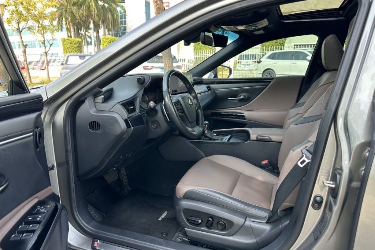 Used Lexus ES 2022 200 Excellence Edition
