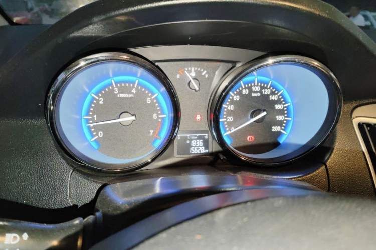 Used Cowin C3 2015 1.5L Manual Gold Diamond Edition
