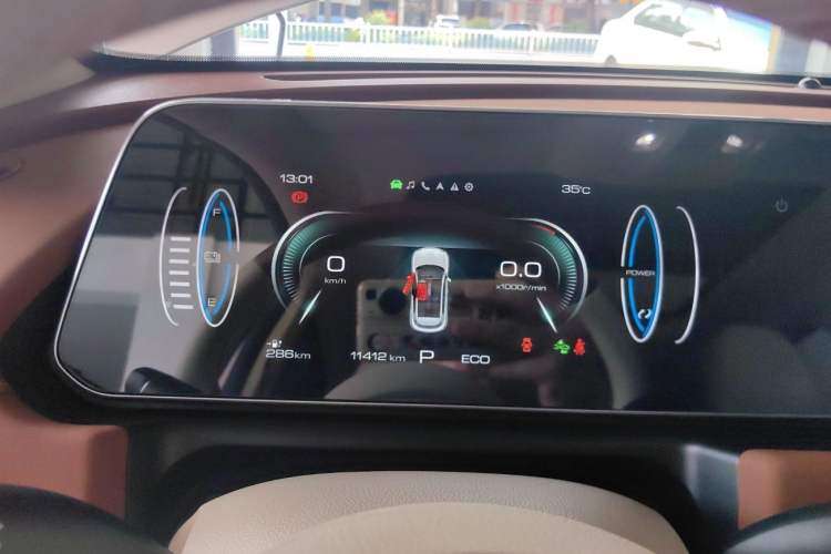 Used ORA Good Cat 2023 401 km Standard Range Prestige Version Lithium Iron Phosphate
