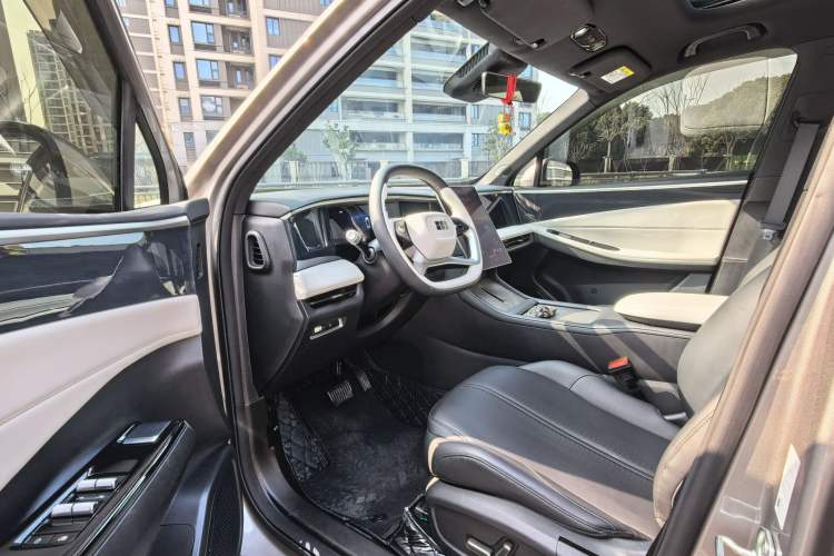 Used  L7 2023 1.5T 115 km PLUS