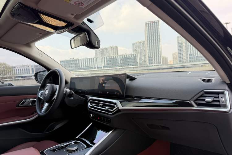 Used BMW i3 2022 eDrive 35 L
