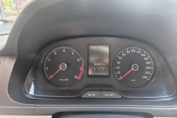 Used Volkswagen Lavida 2013 Revised Classic 1.6L Manual Fashion Edition
