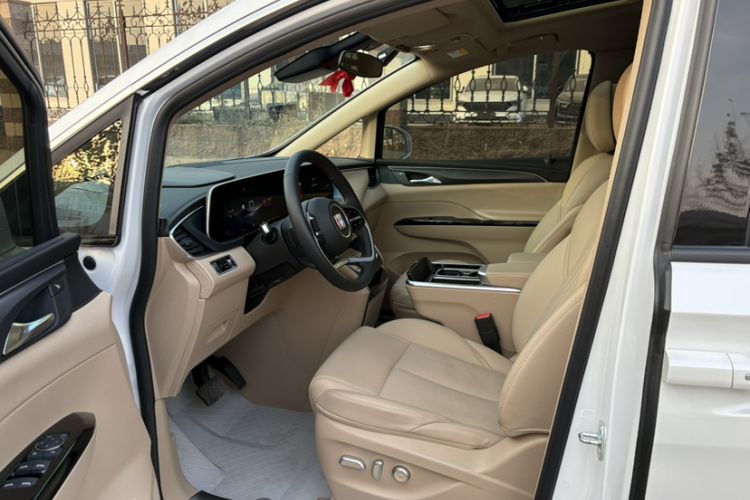 Used Buick GL8 New Energy 2025 Lu Shang Luxury Edition 7-Seater
