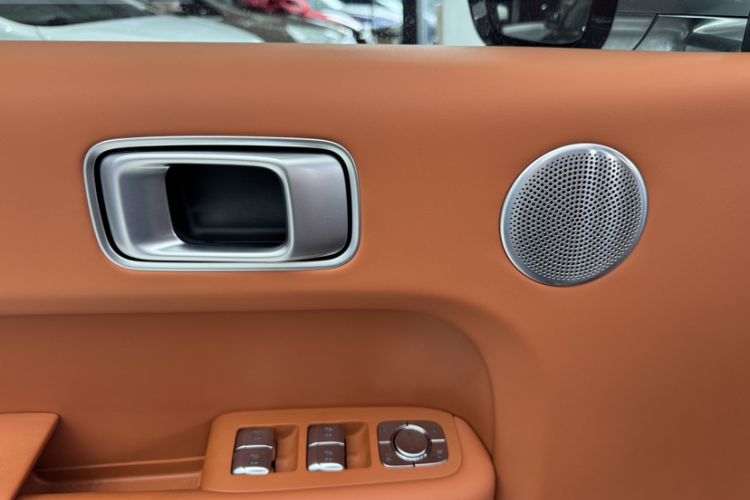 Used Li Auto L8 2023 Pro Model
