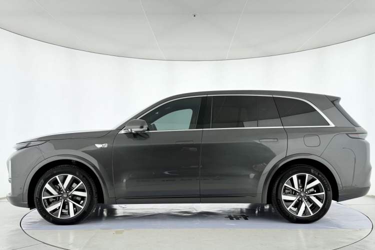 Used Li Auto L8 2023 Pro Model
