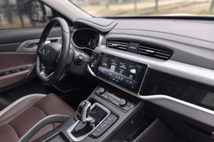 Used Geely Auto Emgrand X7 Sport 2022 1.8TD DCT Zhiya Trim