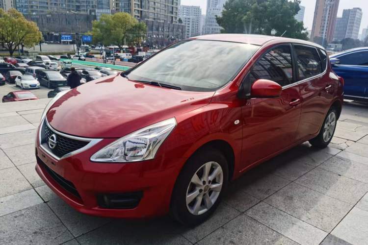 Used Nissan Tiida 2014 1.6L CVT Cool Cafe Edition
