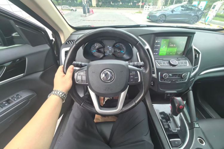 Used Dongfeng Aeolus AX7 2015 2.0L Automatic Zhiyi Trim
