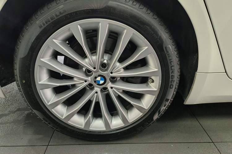 Used BMW 5 Series 2020 525Li Luxury Package
