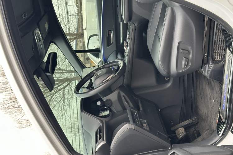 Used Toyota Sienna 2021 2.5L Hybrid Premium Edition
