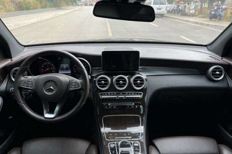 Used Mercedes-Benz GLC 2016 GLC 260 4MATIC Luxury Model
