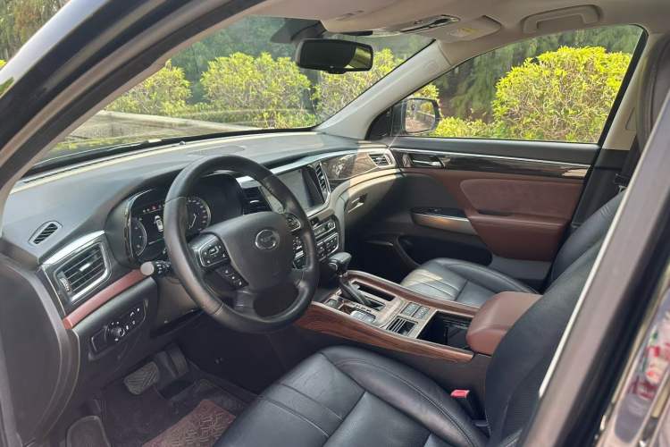 Used GAC Trumpchi GS8 2017 320T Two-Wheel Drive Luxury Smart Connectivity Version (7 Seats)