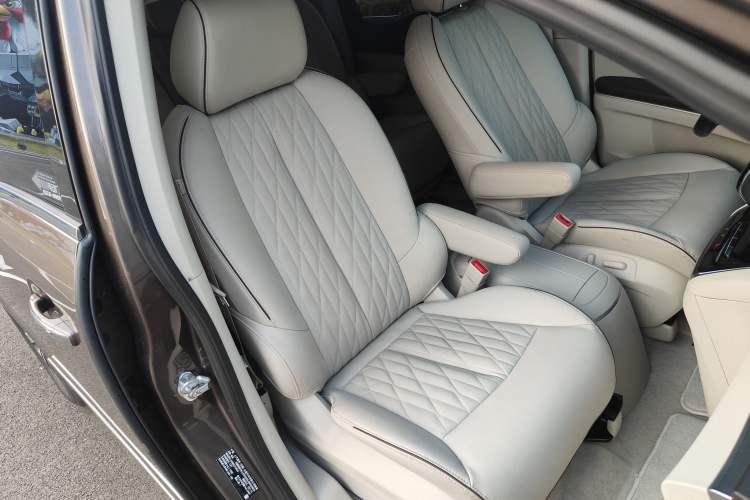 Used Buick GL8 2021 Land Cruiser Executive 652T Premium Model
