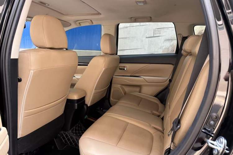 Used Mitsubishi Outlander 2016 2.4L 4x4 Elite Edition 5 Seats
