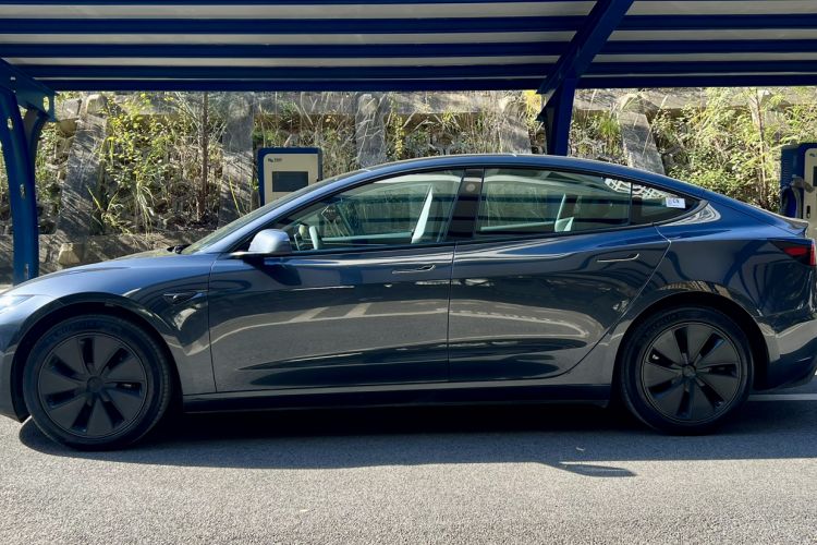 Used Tesla Model 3 2023 Long-Range All-Wheel-Drive Version
