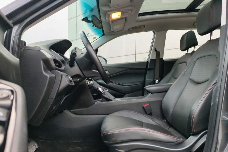 Used Chevrolet Orlando 2020 Light Hybrid Redline 530T Automatic Enjoyment Edition (5+2 Models)
