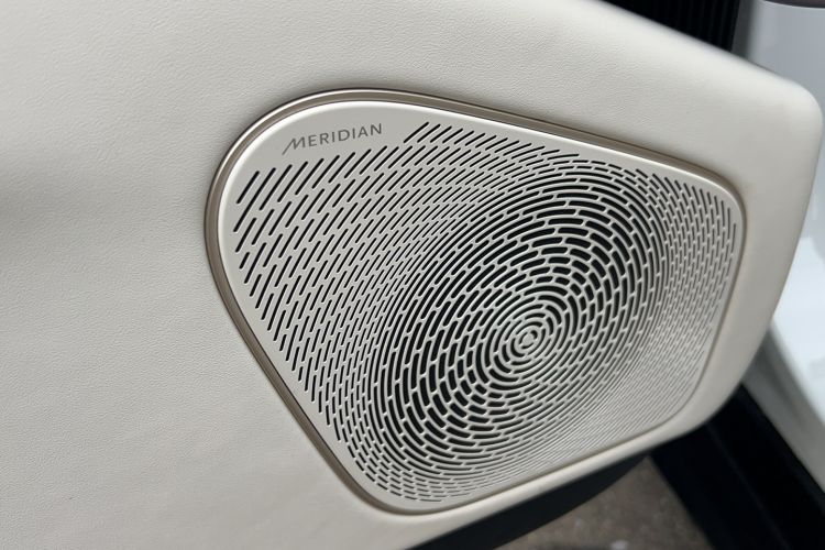 Used  12 2025 Ultra Extended-Range Edition
