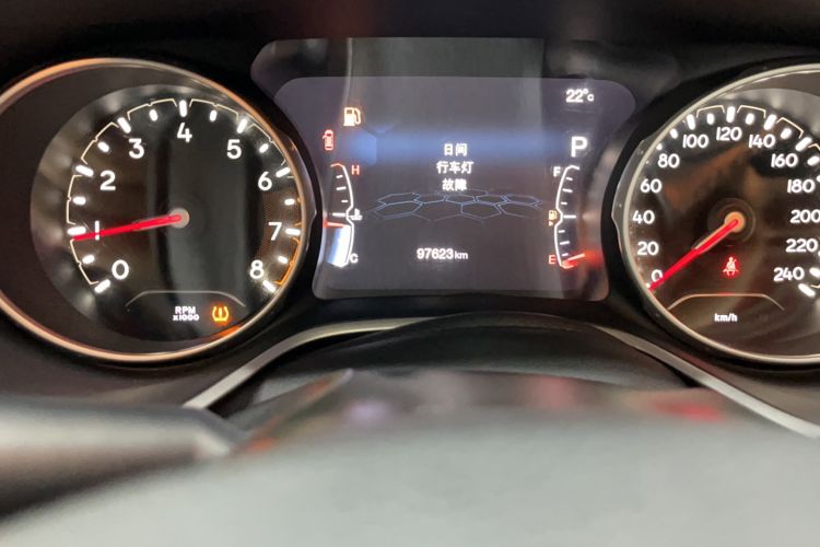 Used  Compass 2017 200T Automatic Family Edition
