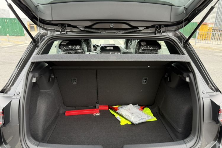 Used Volkswagen Golf 2025 Facelift 300TSI R-Line
