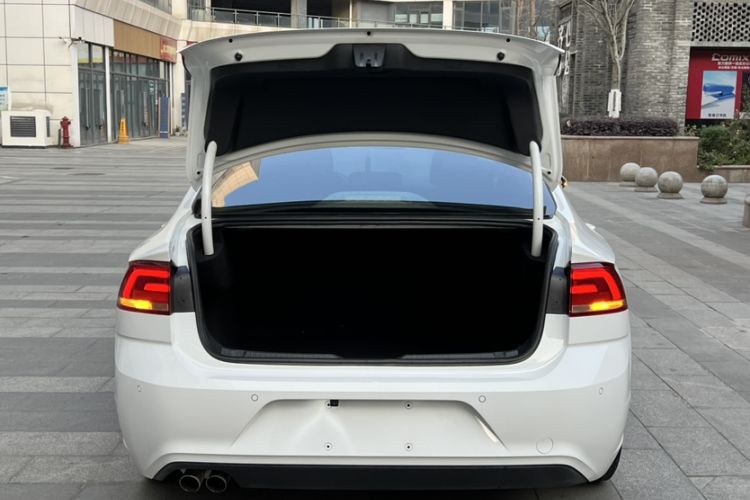 Used Volkswagen Lamando 2017 230TSI DSG Fashion Edition