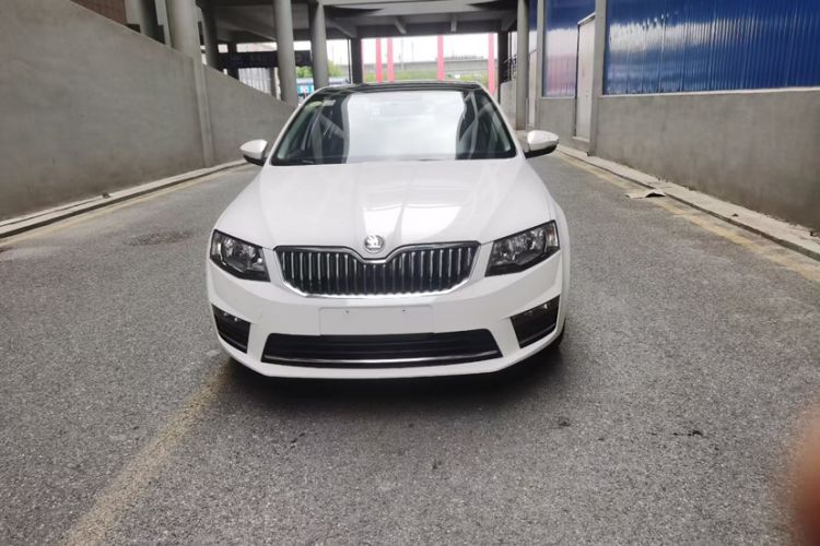 Used Skoda Octavia 2017 1.6L Automatic Smart Drive Edition
