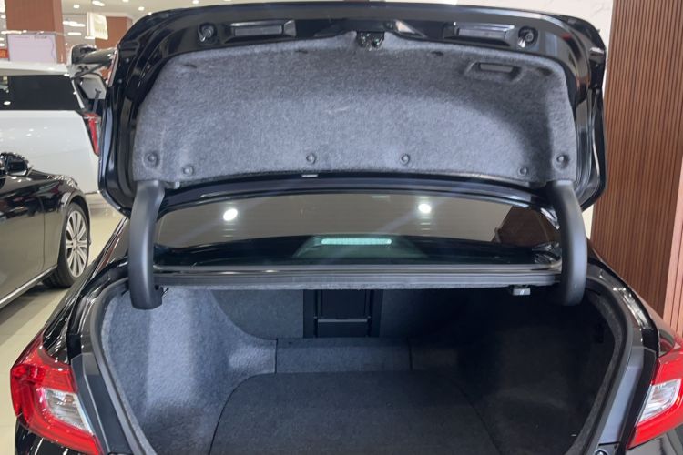 Used Honda Accord 2018 Rui Hybrid 2.0L Rui Ling Edition China VI
