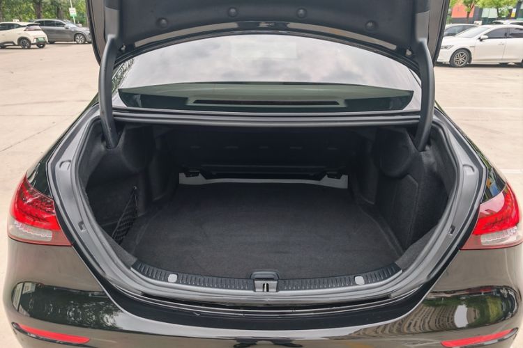 Used Mercedes-Benz E-Class 2022 E 300 L Stylish Model
