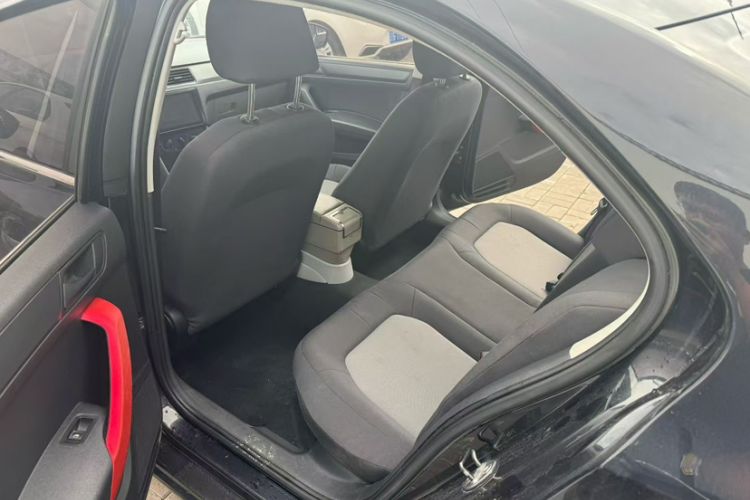 Used Skoda Rapid 2015 1.4L Manual Enjoyment Model
