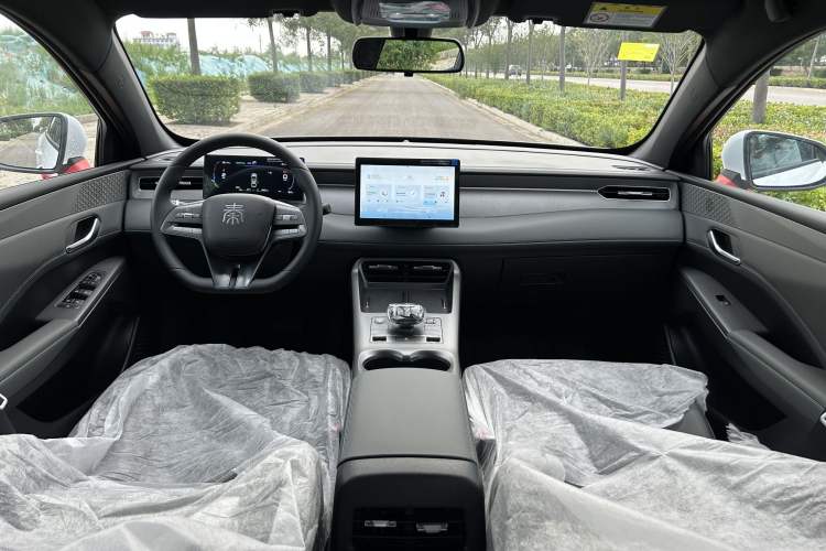 Used BYD Qin PLUS 2025 DM-i Smart Drive 55KM Leading Model
