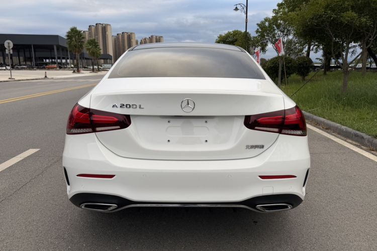 Used Mercedes-Benz A-Class 2022 Revised Version A 200 L Sport Sedan Fashionable Style
