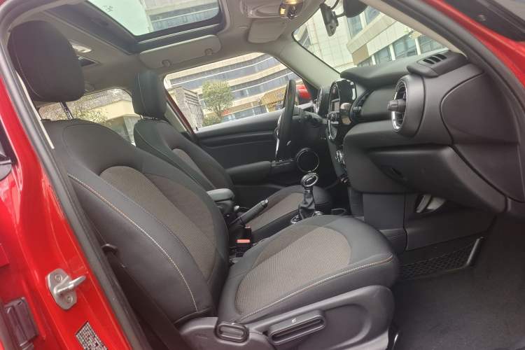 Used  MINI 2016 1.2T ONE Pioneer Edition Five-Door Version
