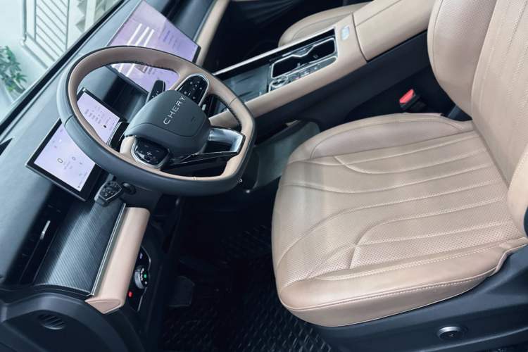 Used Chery Tiggo 8 L 2024 2.0T Two-Wheel Drive Prestige Version 5 Seats
