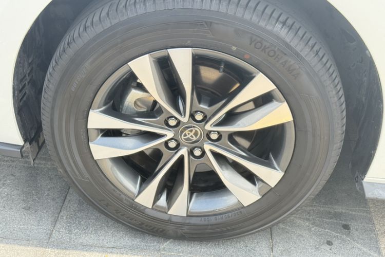 Used Toyota Granvia 2023 2.5L Hybrid Luxury Edition
