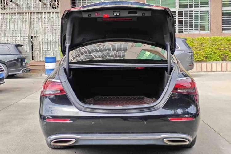 Used Mercedes-Benz E-Class 2016 E 200 L
