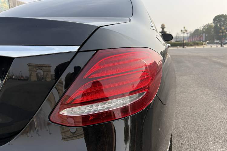 Used Mercedes-Benz E-Class 2019 E 260 L