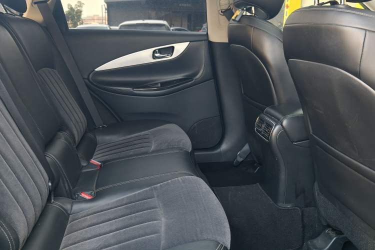 Used Infiniti QX50 2015 2.5L Comfort Edition