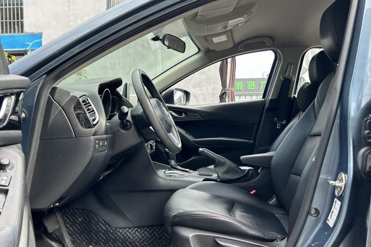 Used Mazda Mazda 3 Axela 2014 Sedan 1.5L Automatic Comfort Model