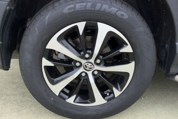 Used Toyota RAV4 2016 2.0L CVT Two-Wheel Drive Fashion Edition China V Standard
