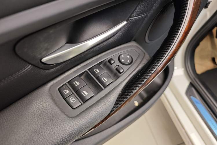 Used BMW 3 Series 2015 320Li Luxury Design Package Premium Edition