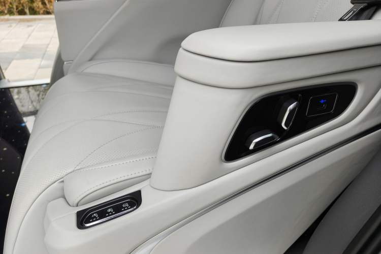 Used Buick GL8 2025 Lu Zun Smart Enjoyment Edition
